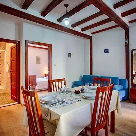 Apartment Domina Βις Εξωτερικό φωτογραφία