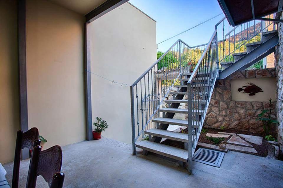 Apartment Domina Βις Εξωτερικό φωτογραφία