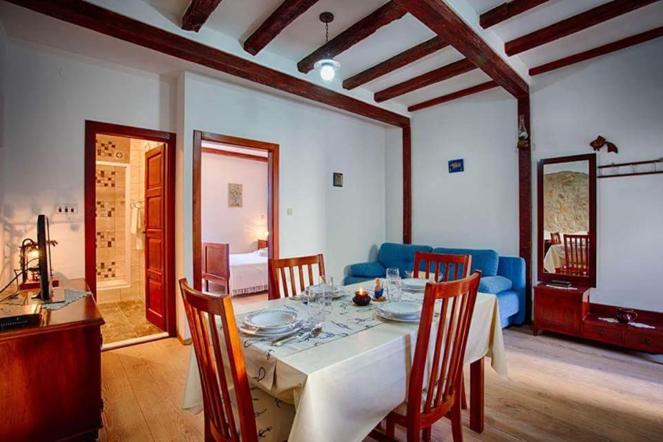 Apartment Domina Βις Εξωτερικό φωτογραφία