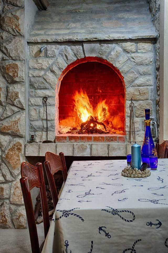 Apartment Domina Βις Εξωτερικό φωτογραφία
